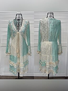 NWT NJ Couture Paris V-Neck Aqua and Cream Bell Sleeve Boho Beaded Midi Dress S